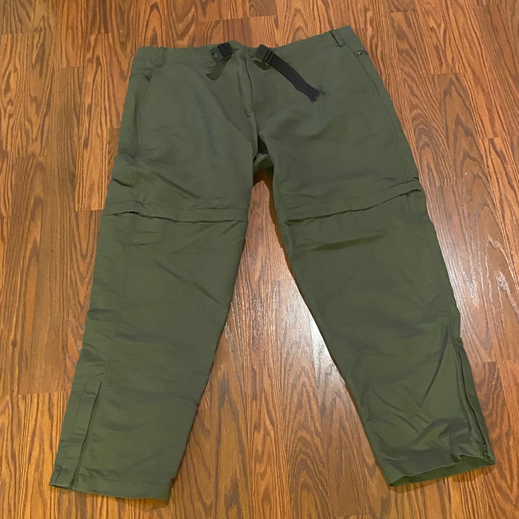 The North Face Fishing/Hiking Zip Off Pants. Size 40